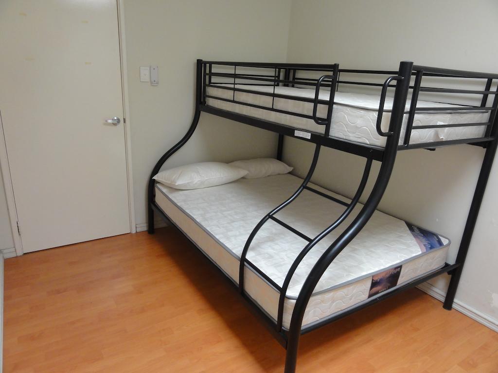 Perth 178 Backpackers Hostel Room photo