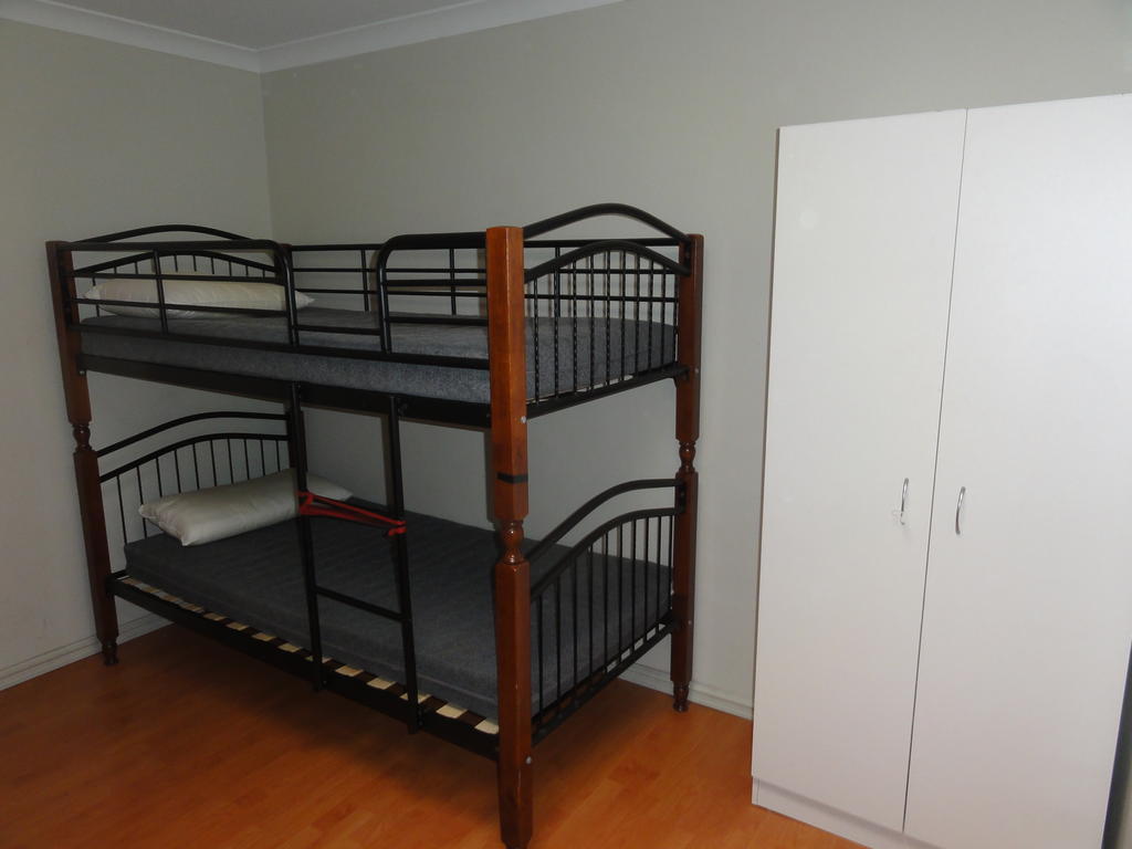 Perth 178 Backpackers Hostel Room photo