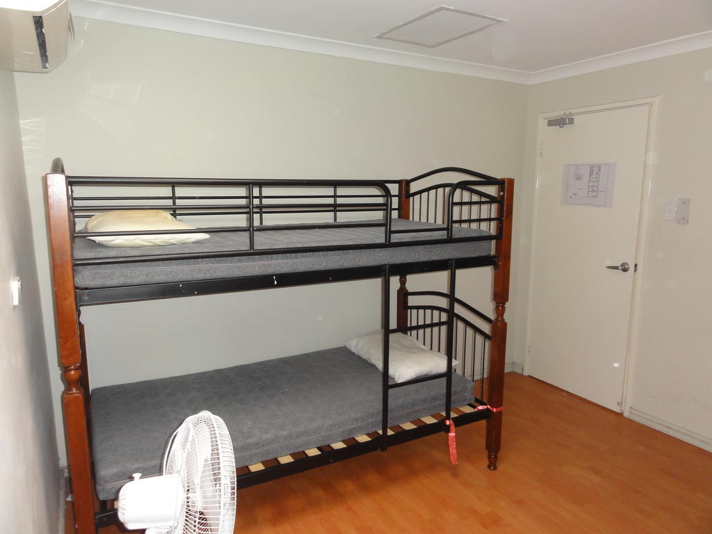 Perth 178 Backpackers Hostel Room photo