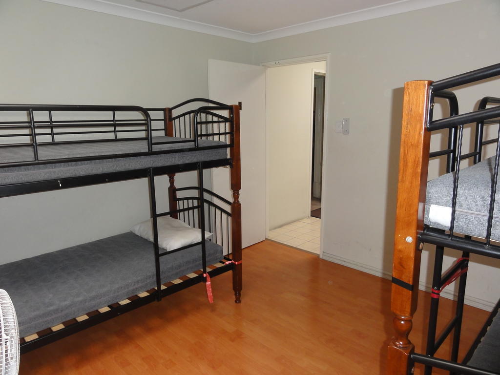 Perth 178 Backpackers Hostel Room photo